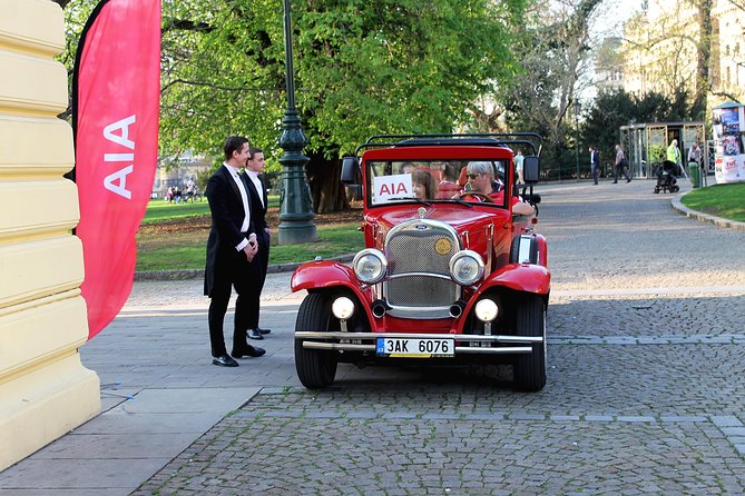 1,5 hour oldtimer convertible Prague sightseeing tour - Lesser Town, St. Nicholas, and Petřín Tower