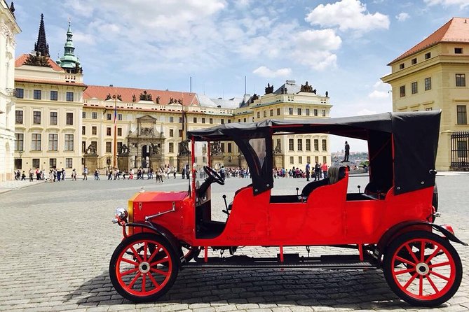 1,5 hour oldtimer convertible Prague sightseeing tour - Wenceslas Square and Prague’s modern side