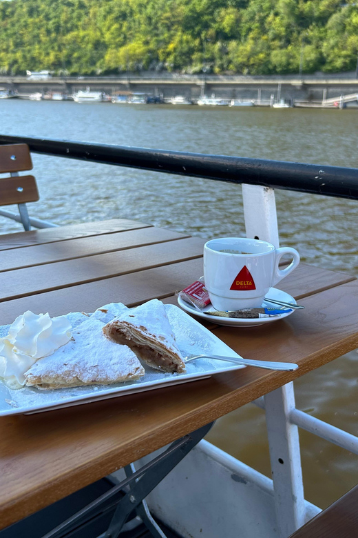 1 hour boat cruise with fragrant coffee and homemade strudel - Booking, cancellation, and timing advice