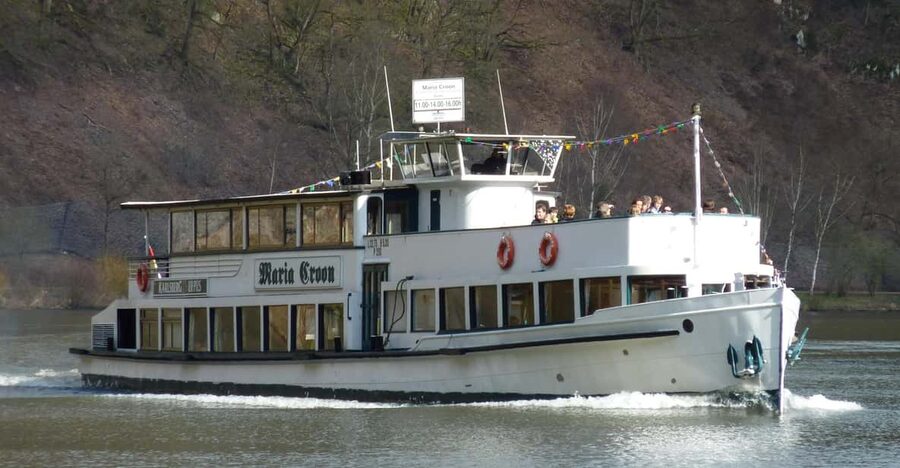 1 hour boat cruise with fragrant coffee and homemade strudel - Coffee, tea, and homemade apple strudel