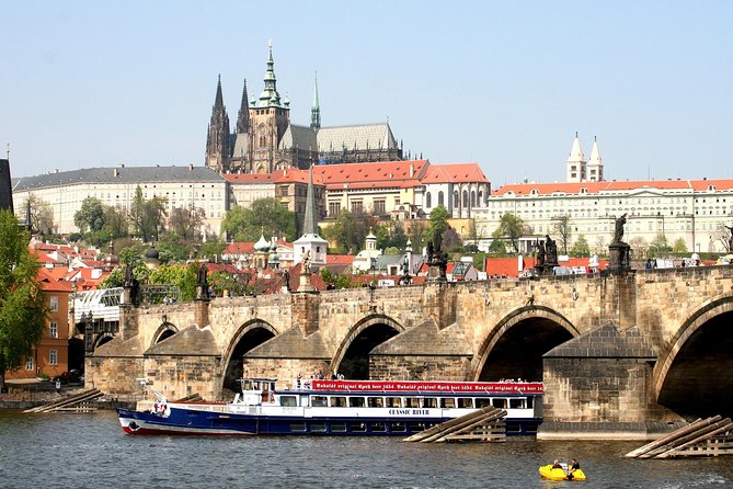 1 hour Prague Panoramic Vltava River sightseeing Cruise - The first views: Prague from the Vltava