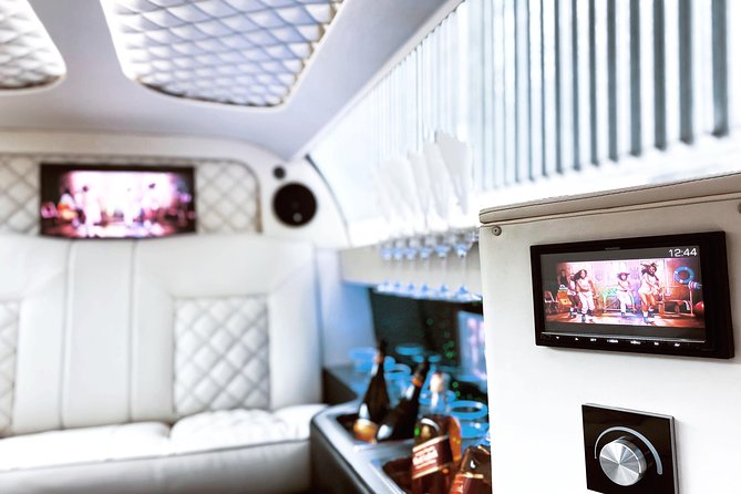 1 hour ride in vintage limousine - What the one-hour ride actually gives you