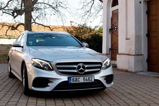 1-way Prague to Vilshofen private transfer - up to 7 passengers - The drivers and communication