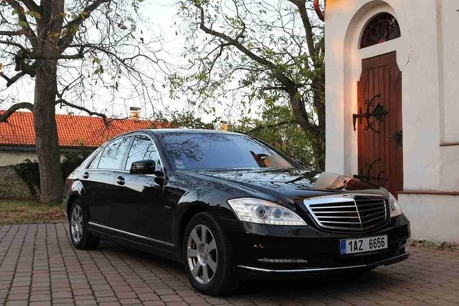 1-way Prague to Vilshofen private transfer - up to 7 passengers - Group size, vehicle choice, and the $520.73 price