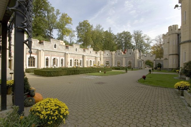 2-Day Hluboka and Cesky Krumlov Tour from Prague - Cesky Krumlov Castle, with a seasonal catch