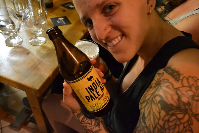 Alternative bar tour with dinner in the art district - What is included for the price?