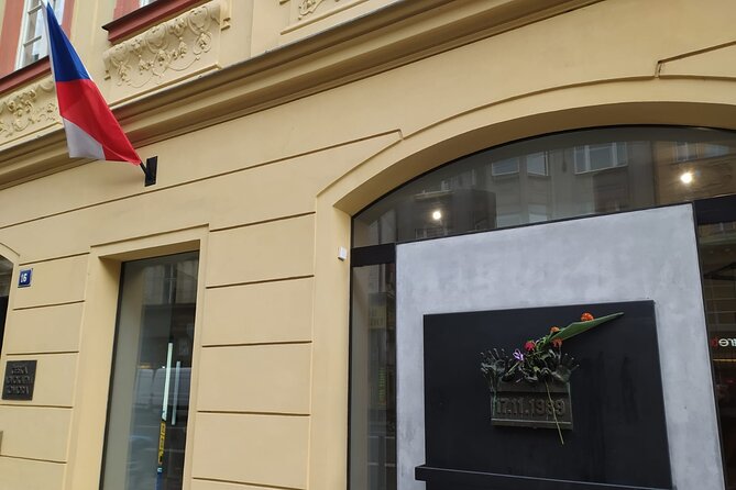 Back to Communism Walking Tour - What the guides add to the experience