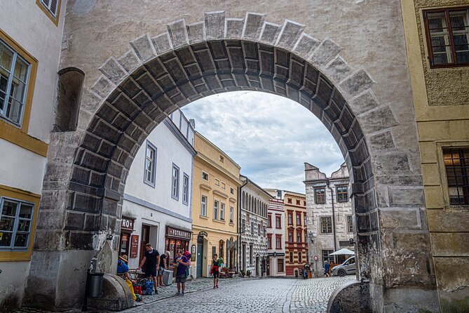 Best of Cesky Krumlov Old Town and Castle Exteriors - Exploring the old town’s layered streets