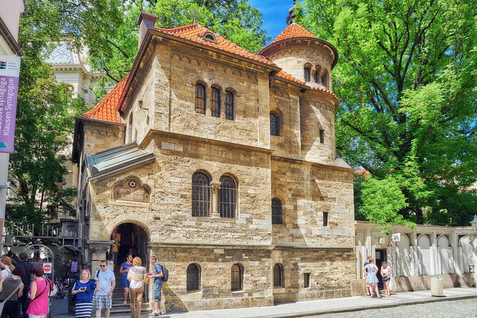 Best of Prague: Private City Walking Tour, Boat Cruise, and Typical Czech Lunch - Prague Castle and St. Vitus Cathedral