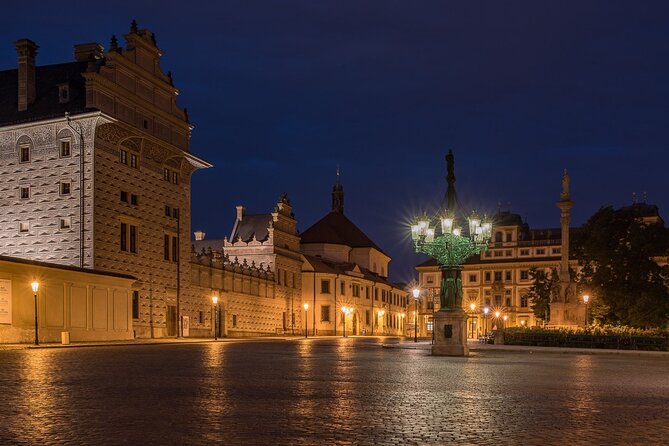 Best views of Prague by night - Hanavsky Pavilion focuses on Prague’s bridges