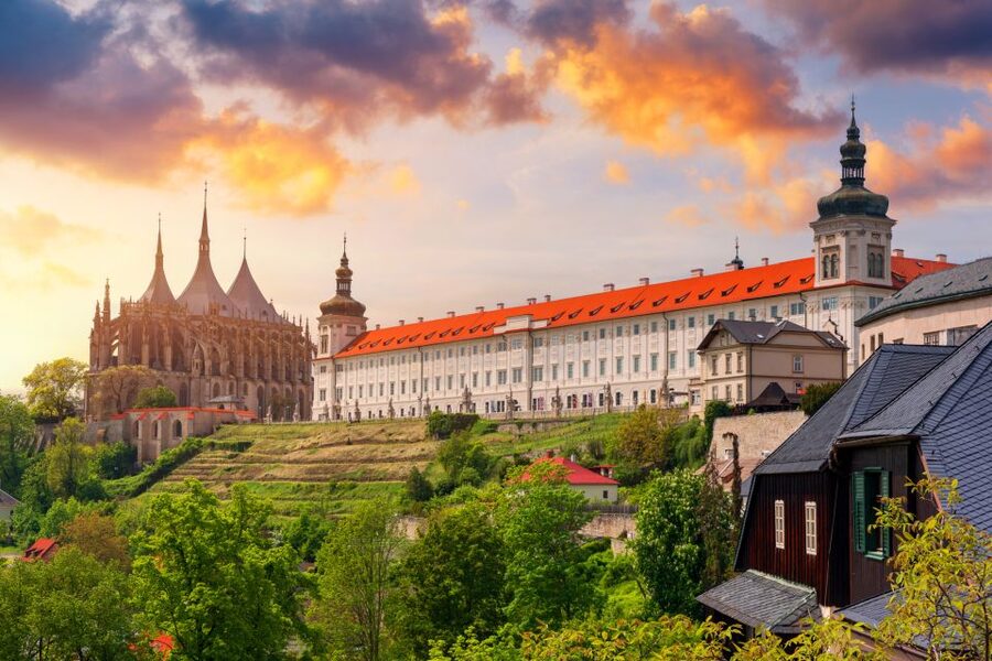 Bone Church and Kutna Hora Private Tour from Prague - Lunch at a traditional restaurant