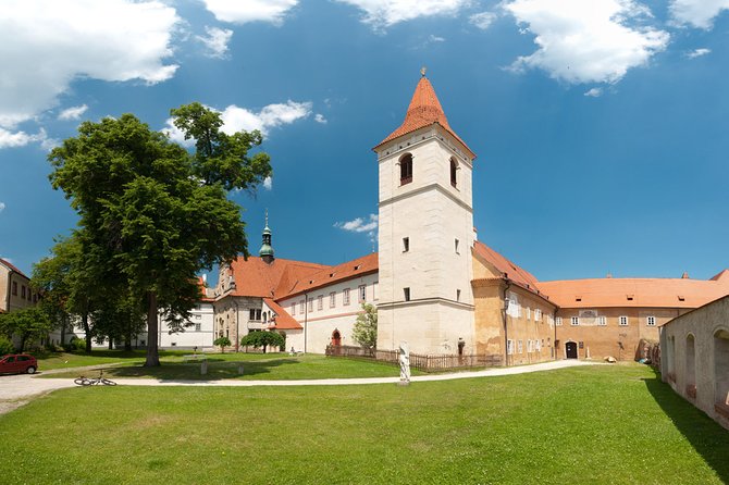 Český Krumlov Free Tour - Is $30.25 a fair price for a free tour?