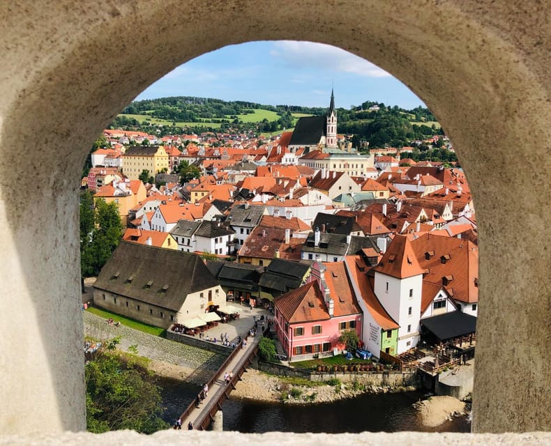 Cesky Krumlov: Insta-Perfect Walk with a Local - Castle Tower views and the first photo rewards