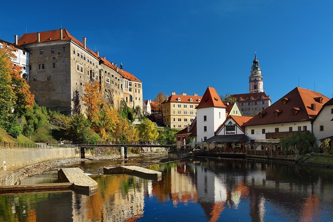 Cesky Krumlov One Day Trip from Prague by bus - Arriving around noon in the Old Town