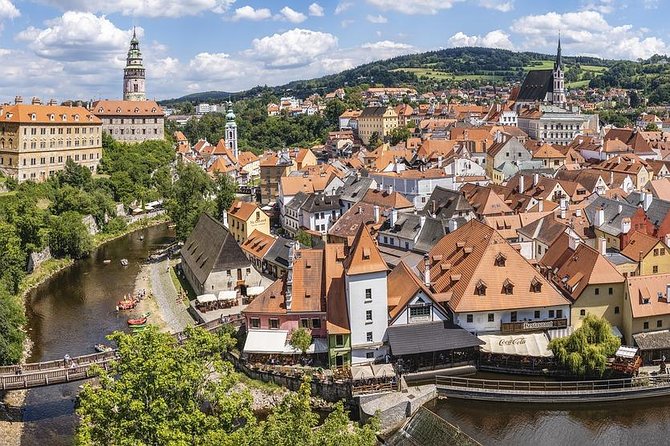 Cesky Krumlov Private day trip from Prague with Lunch and Castle admission - Why a private car makes Cesky Krumlov practical