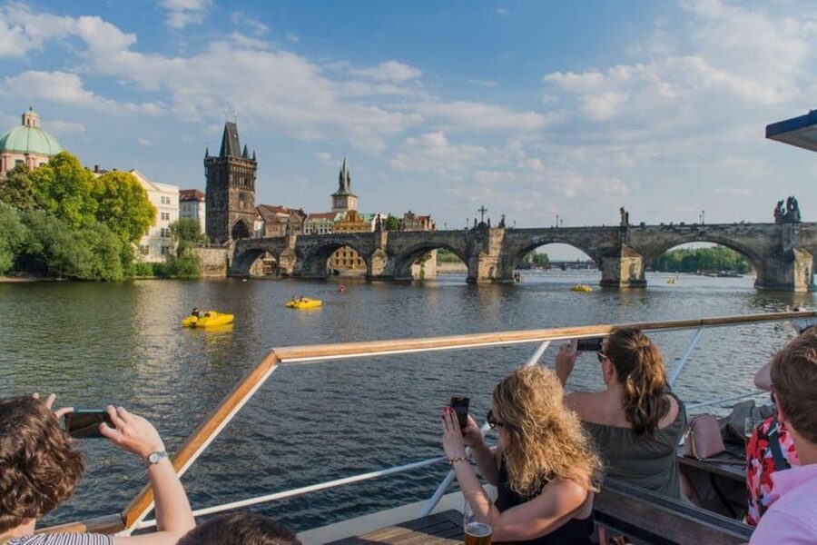 City Sightseeing Prague HOHO Bus, Castle Tour + River Cruise - Why 48 hours may be the better value