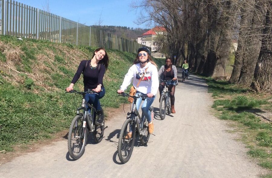 Coutryside bike tour to Karlstejn Castle. - What the $164 price really covers