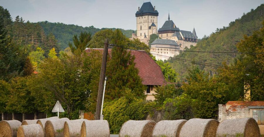 Coutryside e-bike tour to Karlstejn Castle - Key points to know before you book