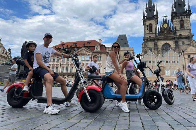 Create your own route on eScooter and enjoy Prague on wheels! - St. Vitus Cathedral and the castle area