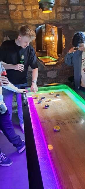 Crew Bar Prague: Open bar, ping pong or shuffleboard game - Is $90 good value for a group?