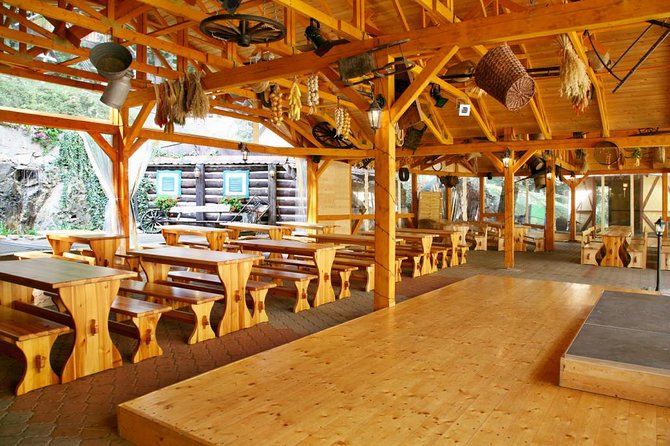 Czech Folklore Show with dinner and transfer - Is $151.23 a fair price?