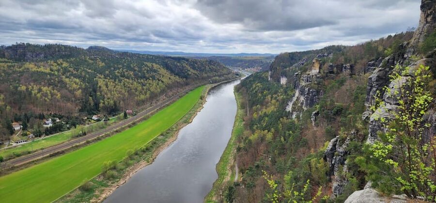 Day trip from Prague to Bohemian and Saxon Switzerland - Valerij’s guiding style