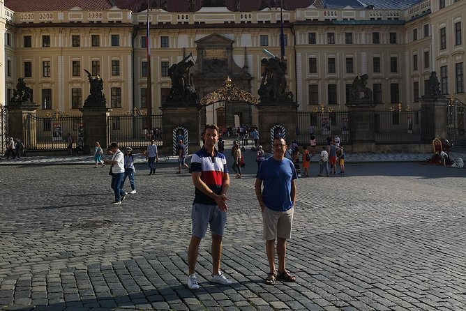 Discover Prague Private Tour - 3 hours - Walking or private car?