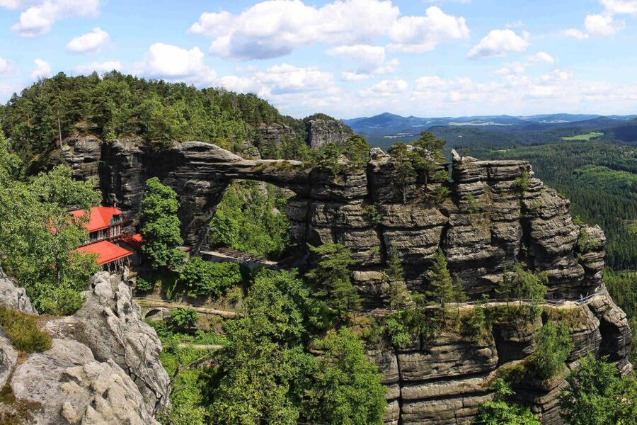 Dresden: Hassle-free trip to Bohemian and Saxon Switzerland - Choosing Between the Hiking Tour and Narnia Tour