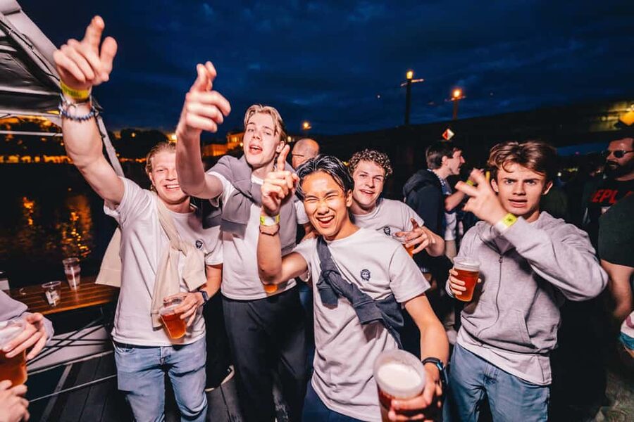 Drunken Monkey Prague Boat Party Open Bar to Duplex Club - Final call: book it for the party, not just the river