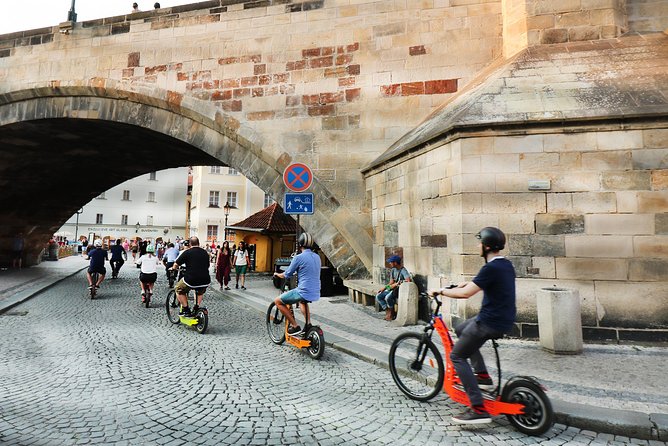 E-Bike, E-Scooter Viewpoint Fun Tour - Old Town Square and Prague Castle