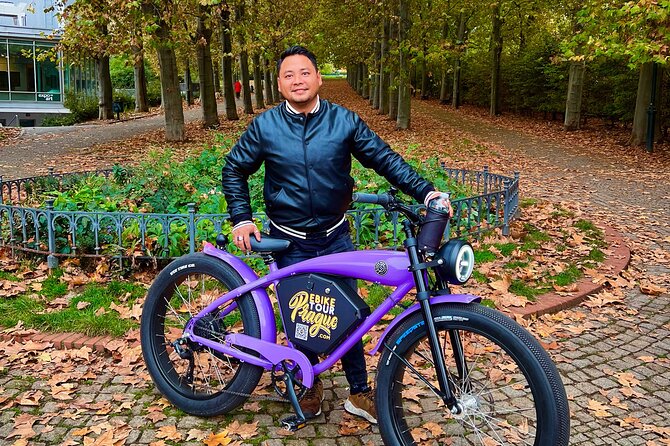 E-BIKE TOUR: 10 Must-See Landmarks & Viewpoints in Prague 1-8per. - Lennon Wall and the ride back to Malá Strana