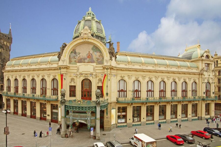 Essential Prague Walking Tour - Old Town: your first read of Prague