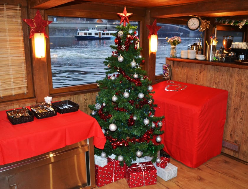 Exclusive Christmas cruise with Christmas Eve buffet - Is $243 per person a fair price?
