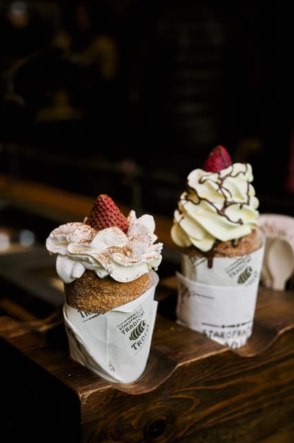 Explore Prague with our chimney cake Prague trail! - Why the chimney cakes are the main attraction