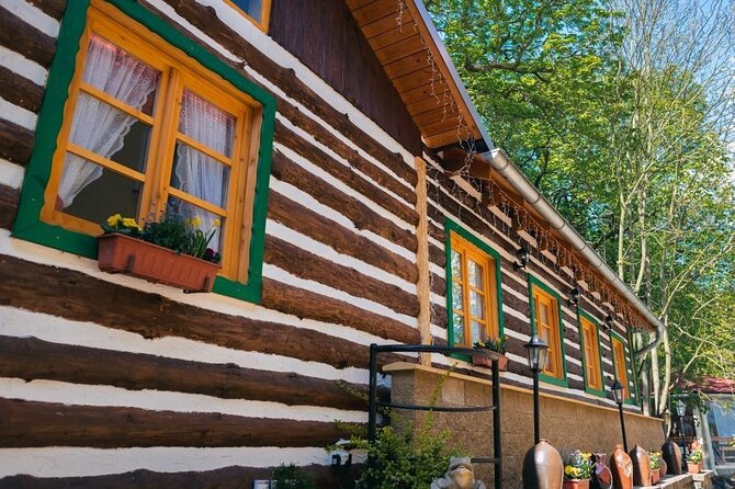 Folk Dinner Experience in Prague with Transportation - A Czech evening that takes the guesswork out