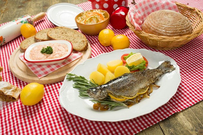 Folklore Dinner with Unlimited Drinks 4course Menu - Who will enjoy this most?