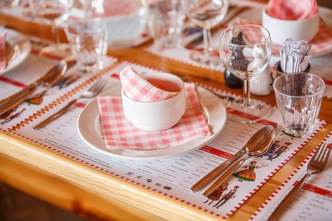 Folklore Evening with Music and Dinner - Who will enjoy this evening most?