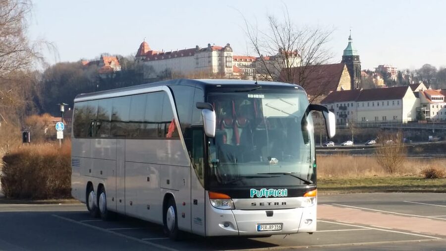 From Pirna: Prague Guided Day Trip by Coach - Hradschin and Prague from above the river