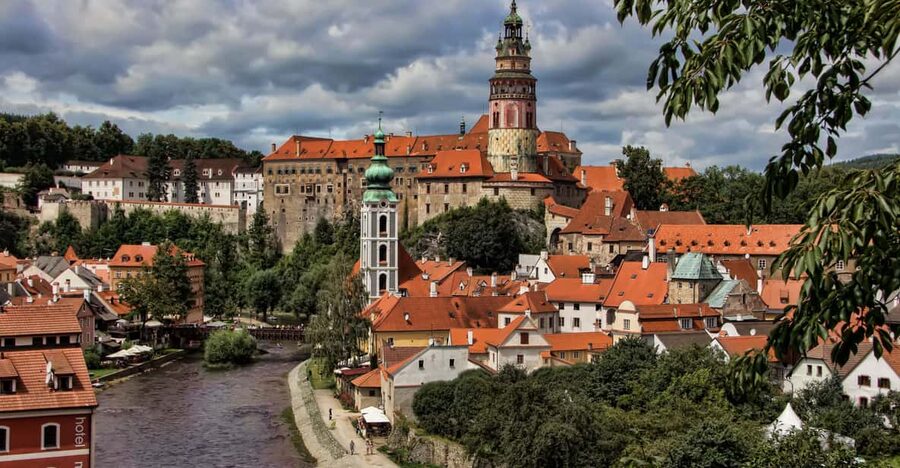From Prague: Český Krumlov Full-Day Tour with Pickup - Lunch by the river, with your own bill