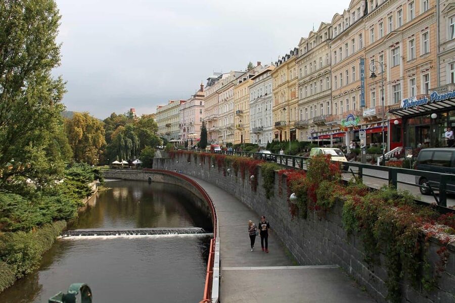 From Prague: Day trip to Karlovy Vary - The vehicle issue you should not ignore