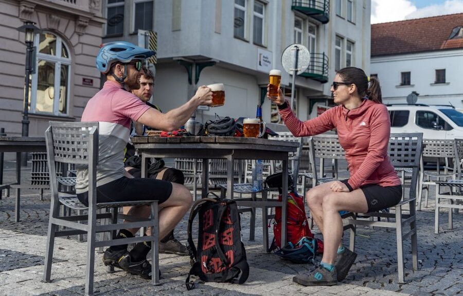 From Prague: E-Mountain Biking Trip to the Bohemian Paradise - Guides, equipment, and the small-group advantage