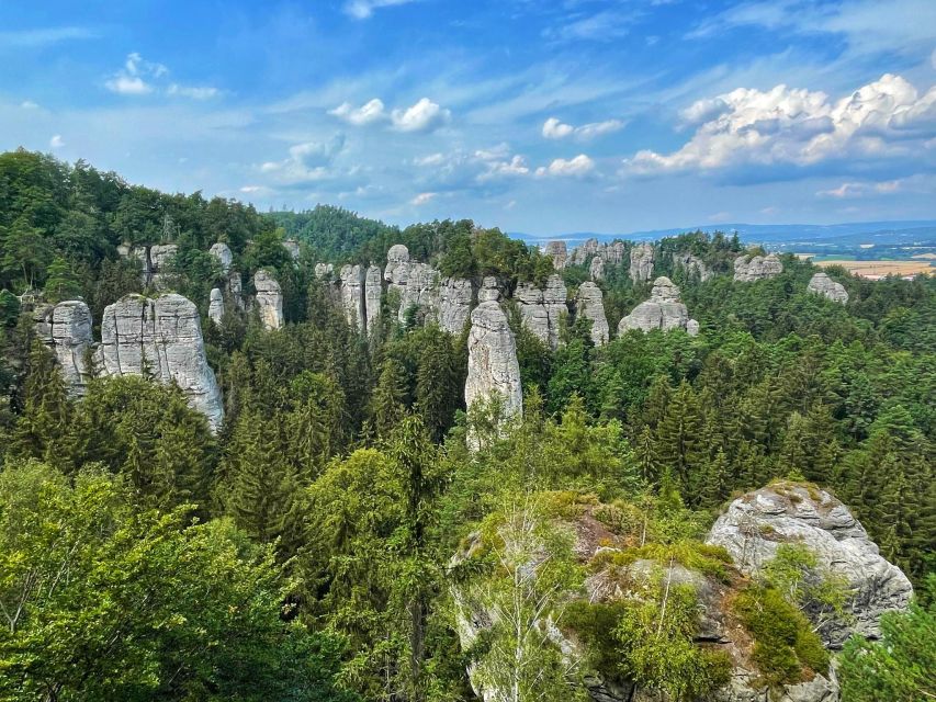 From Prague: Full-Day Bohemian Paradise Guided Hiking Trip - What the guides add to the day