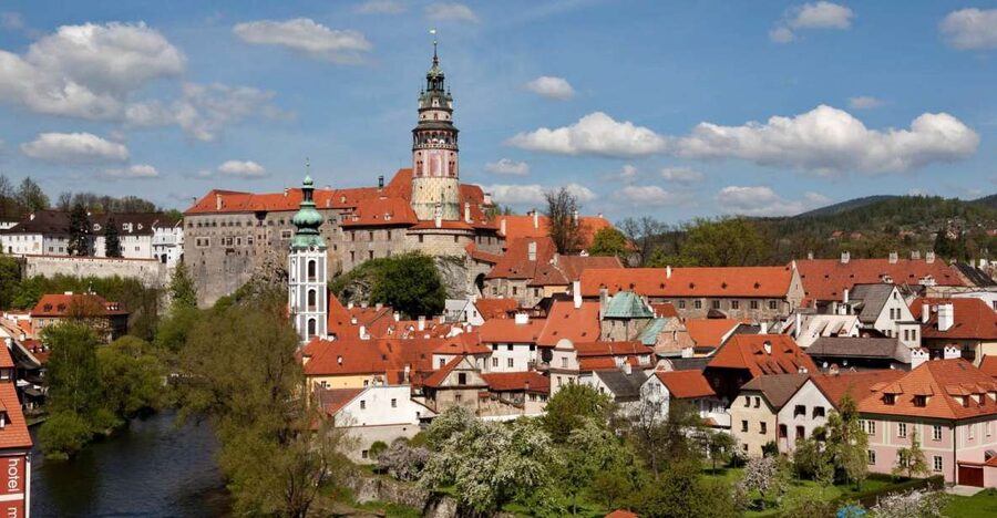 From Prague: Full-Day Český Krumlov Tour with Lunch - Why Český Krumlov Makes a Good Day Trip