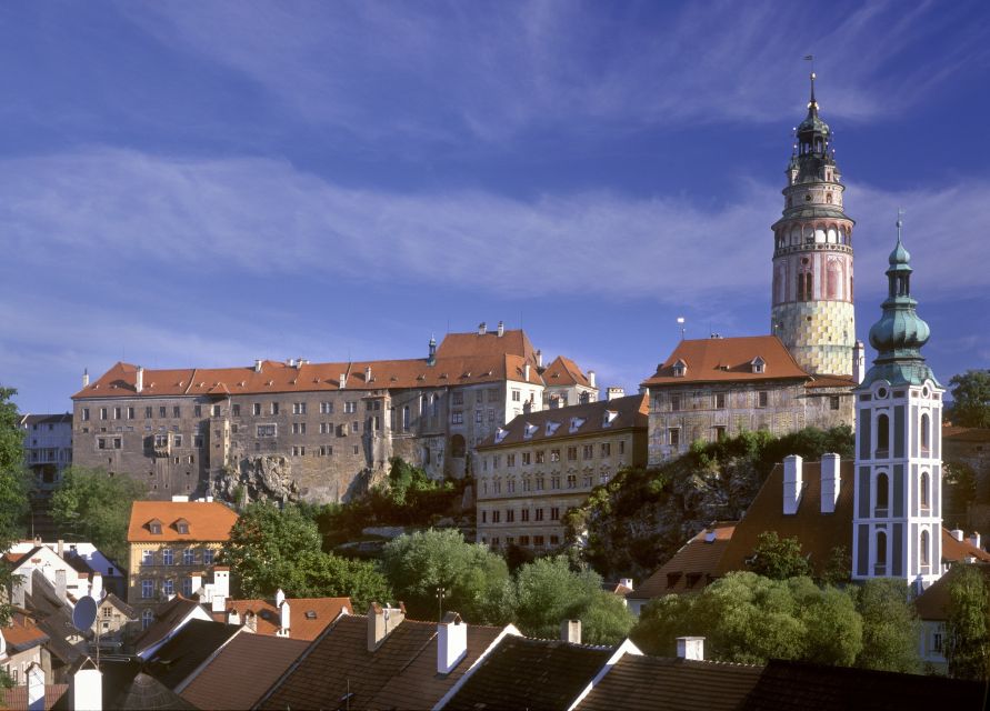 From Prague: Full-Day Český Krumlov Tour with Lunch - Lunch, Cafés, and Free Time
