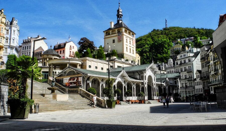 From Prague: Karlovy Vary Full-Day Tour - Free time for shopping and a self-guided stroll