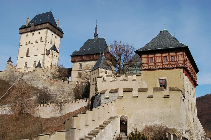From Prague: Karlstejn Castle Skip-the-Line Ticket and Tour - Leaving Prague for the Bohemian countryside