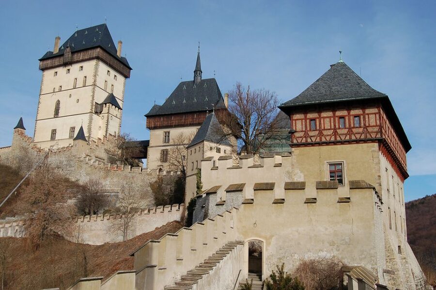 From Prague: Karlstejn Castle Skip-the-Line Ticket and Tour - How the four-hour schedule works