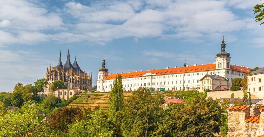 From Prague: Kutná Hora Day Excursion with Bone Church - Walking Kutná Hora’s preserved historic center