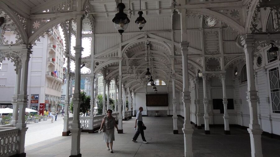 From Prague: Private Karlovy Vary & Crystal Factory Tour - Walking through Karlovy Vary and its famous springs