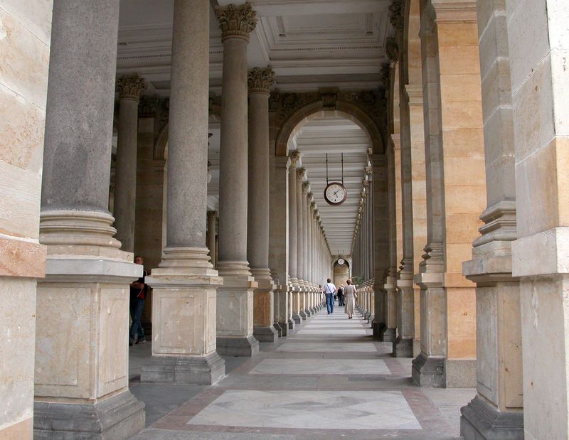 From Prague: Private Karlovy Vary & Crystal Factory Tour - Becherovka Museum as the weekend alternative